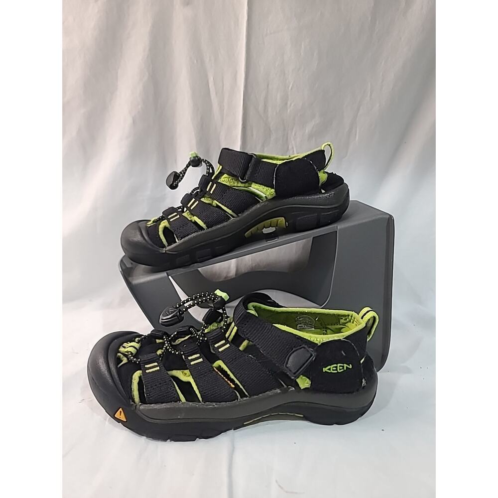 Keen Newport H2 Green Hiking Water Sandals Big Kids Size US 1 SO10